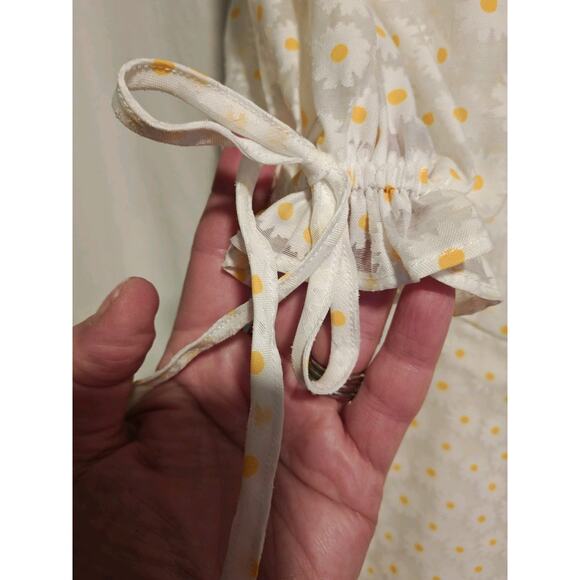 Forever21 White Yellow Daisy Puff Sleeve Dress NWT M Babydoll‎ Barbie Prairie - Picture 4 of 10